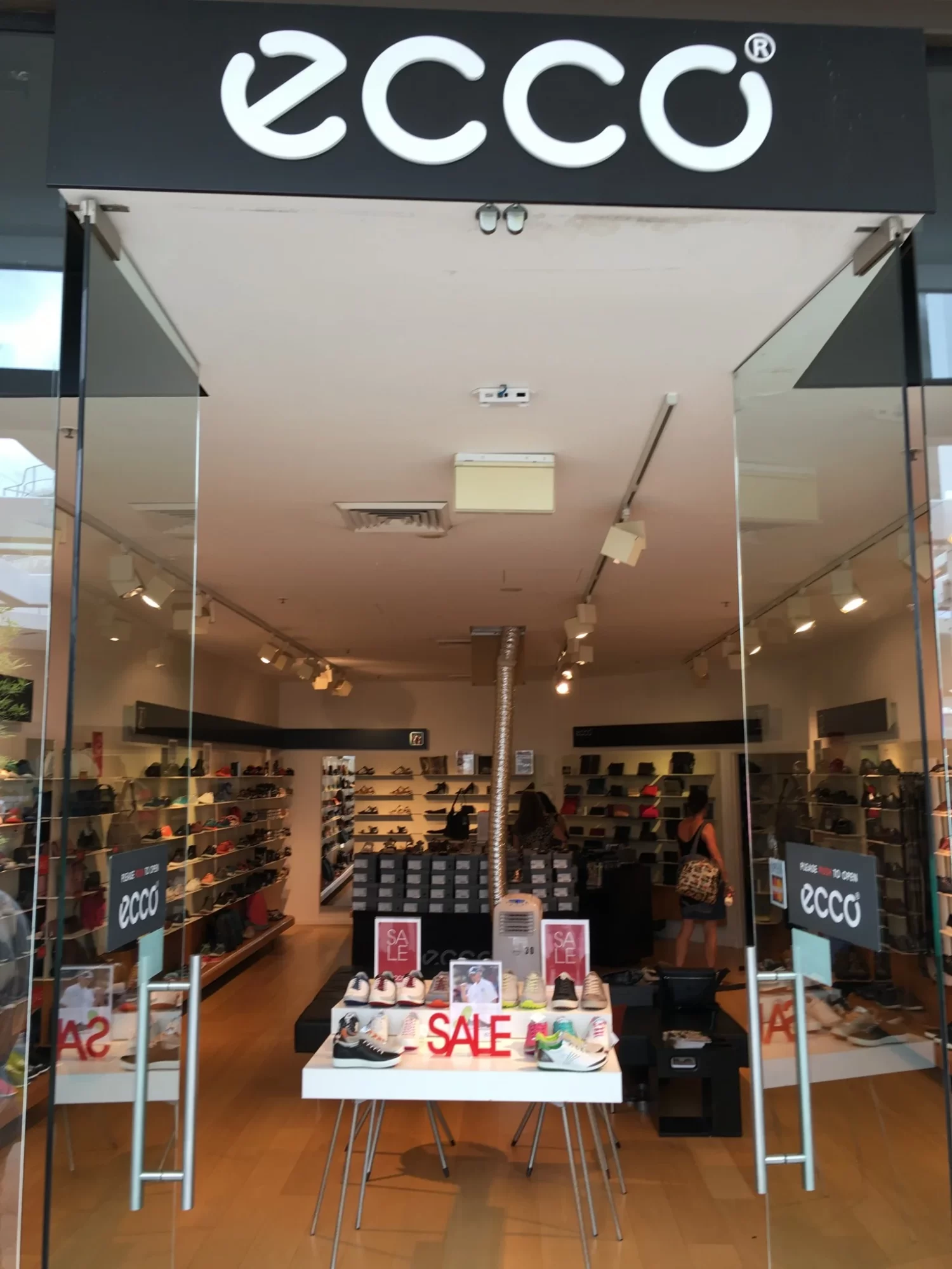 Ecco-Shoes-Warringah-Mall-Aircon-For-Hire