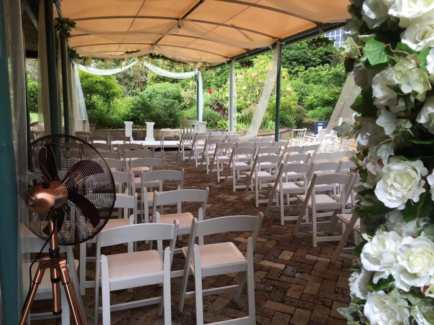 Fan-Rent-The-Royal-Botanical-Garden-Wedding-1920×1440